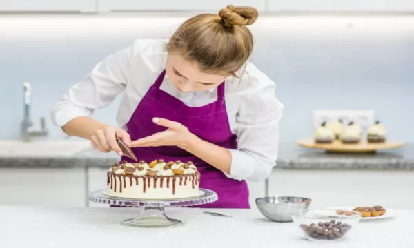 Cake Baking and Decorating Course